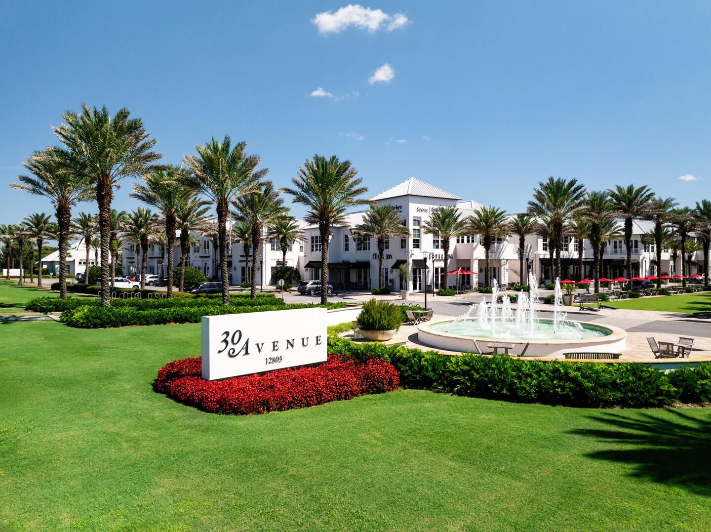 30Avenue shopping and dining near Carillon Beach
